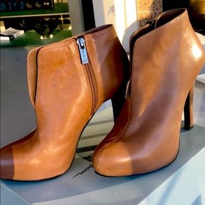 Soft leather bootie